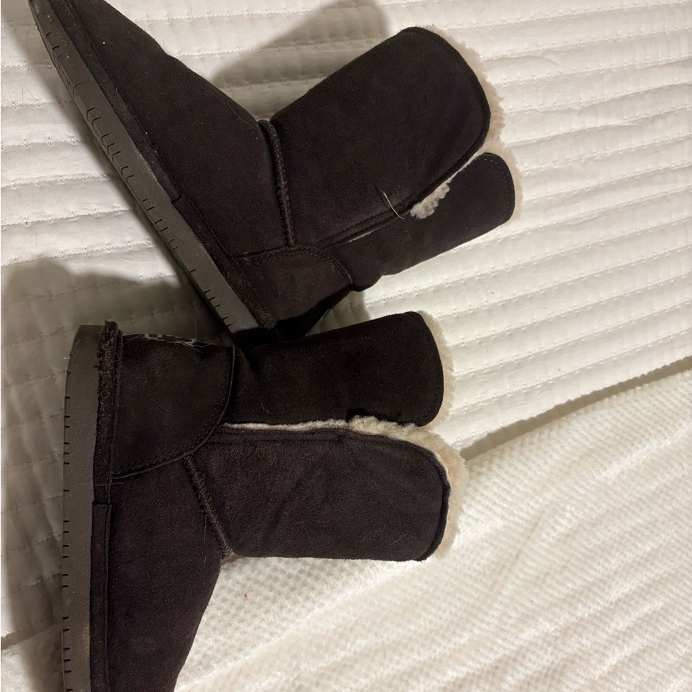 women’s size 7 bearpaw - Picture 6 of 8